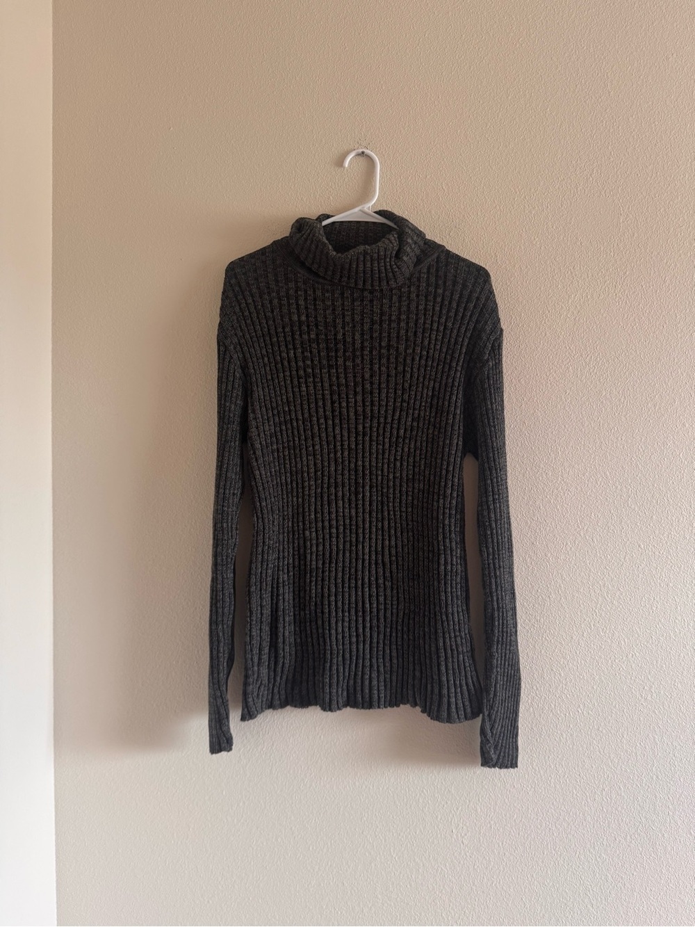 Perry Ellis Ribbed Charcoal Turtleneck Sweater
